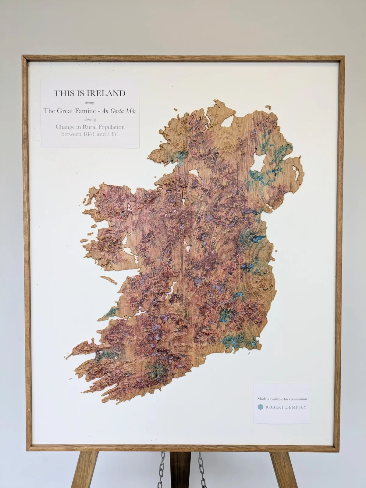 Close view of the coloured Ireland model with its Great Famine population-change description